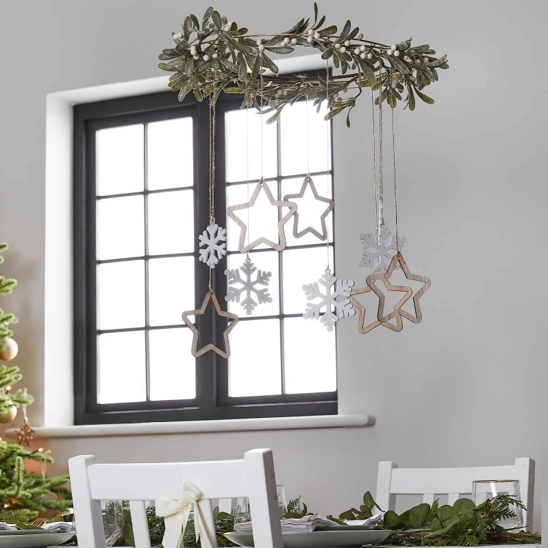 Christmas Mistletoe & Snowflakes Nordic Noel Pampas Hoop Garland 2 Christmas Mistletoe & Snowflakes Nordic Noel Pampas Hoop Garland - Image 2
